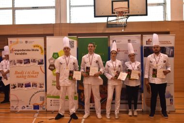 Otvori galeriju The family 1.JPG