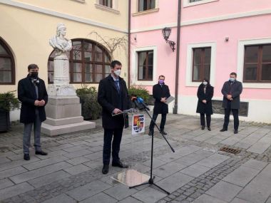 Otvori galeriju 100321_lijecnicki_krediti_3.jpg