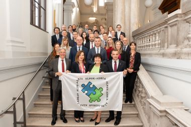 naslovna_zajednicka fotografija predstavnika Saveza Alpe Jadran.jpg