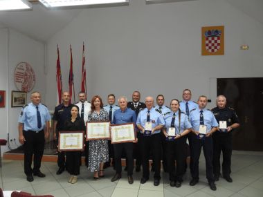 140922_vatrogasci zahvalnice_6.JPG