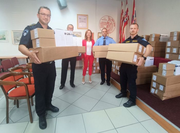 Vatrogasnim zajednicama dodijeljeno 46 aparata za za&scaron;titu di&scaron;nih organa