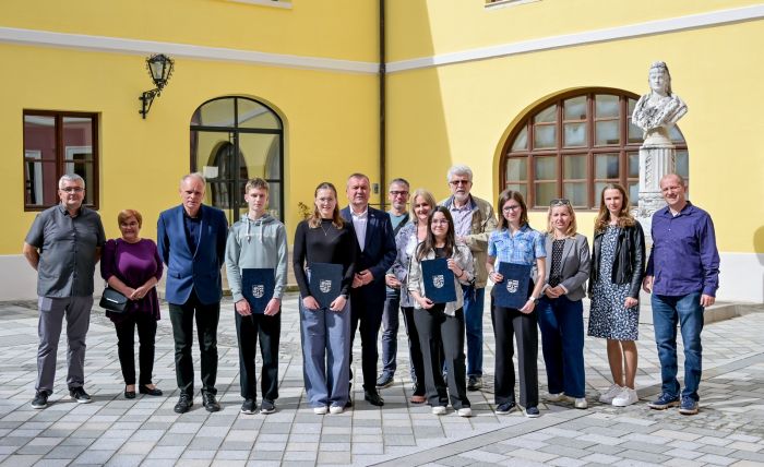 Župan Stričak upriličio prijem za osvajače medalje na All Star American Computer Science League i na Europskoj matematičkoj olimpijadi za djevojke