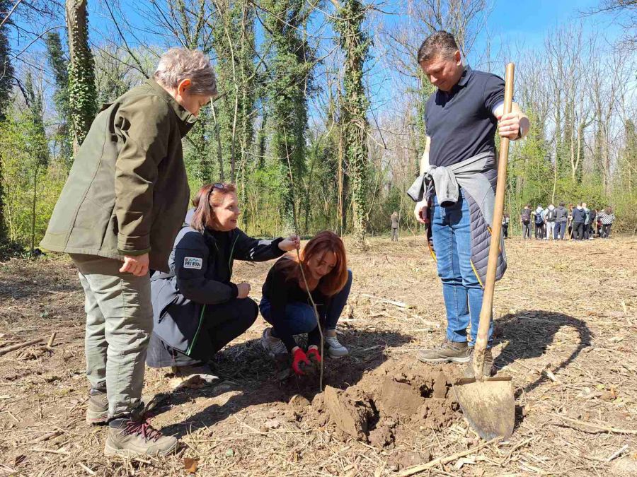 Obilježen Međunarodni dan &scaron;uma: U Dravskoj park-&scaron;umi u Varaždinu zasađeno dvjestotinjak stabala