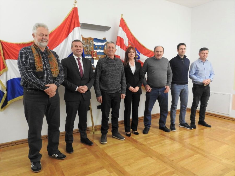 Pčelarima iz četiri dru&scaron;tva Varaždinska županija pomaže s 200.000 kuna  &nbsp;