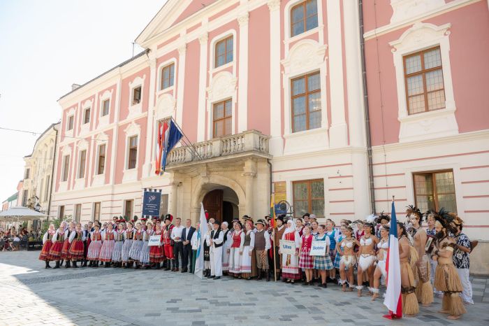 U atriju Županijske palače raspjevano i rasplesano - župan Anđelko Stričak priredio prijem za sudionike COFA Festivala