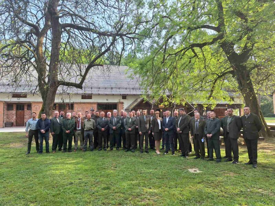 Održana redovna godi&scaron;nja sjednica skup&scaron;tine Lovačkog saveza Varaždinske županije , župan Stričak naglasio važnu ulogu lovaca u za&scaron;titi prirode i okoli&scaron;a