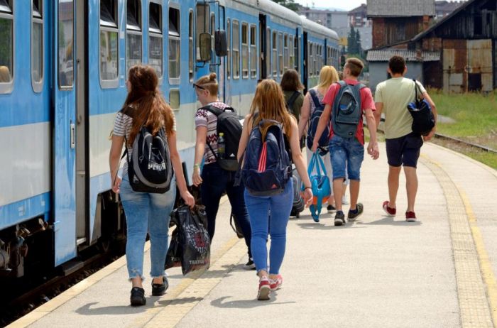 HAKOM provodi anketu o kvaliteti željezničkog putničkog prijevoza i pravima putnika