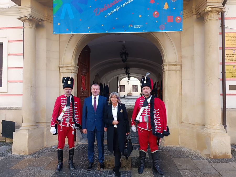 Zastupnica u Europskom parlamentu Sunčana Glavak obi&scaron;la kompleks srednjih &scaron;kola u Hallerovoj aleji: Članstvo u EU dodana vrijednost za Varaždinsku županiju