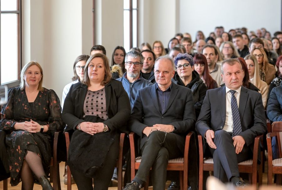 Potpisani ugovori s stipendistima, župan Stričak naglasio važnost kontinuiranog ulaganja u   obrazovanje