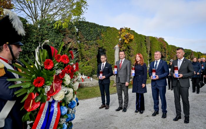 Uoči blagdana Svih svetih položeni vijenci i odana počast na Gradskom groblju u Varaždinu