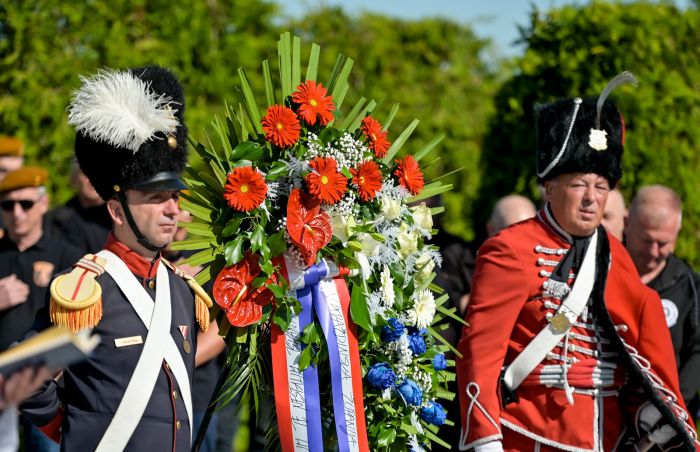 Uoči Dana državnosti Republike Hrvatske na Gradskom groblju u Varaždinu odana počast poginulim, preminulim te nestalim hrvatskim braniteljima kao i civilnim žrtvama Domovinskog rata