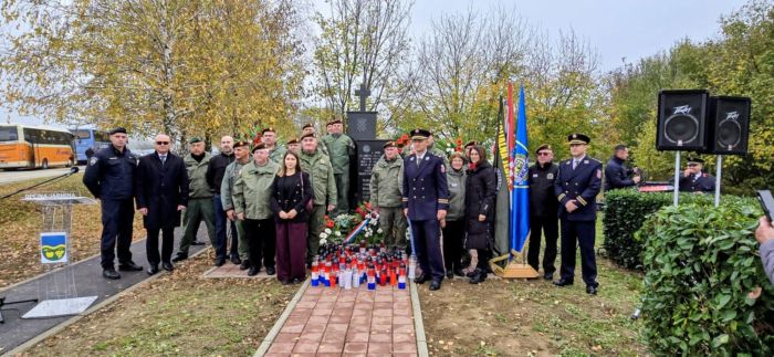 Polaganjem vijenaca te Svetom misom  obilježena 34. obljetnica pogibije ratnih pripadnika Specijalne jedinice policije PU varaždinske &quot;Roda&quot; u Jarmini