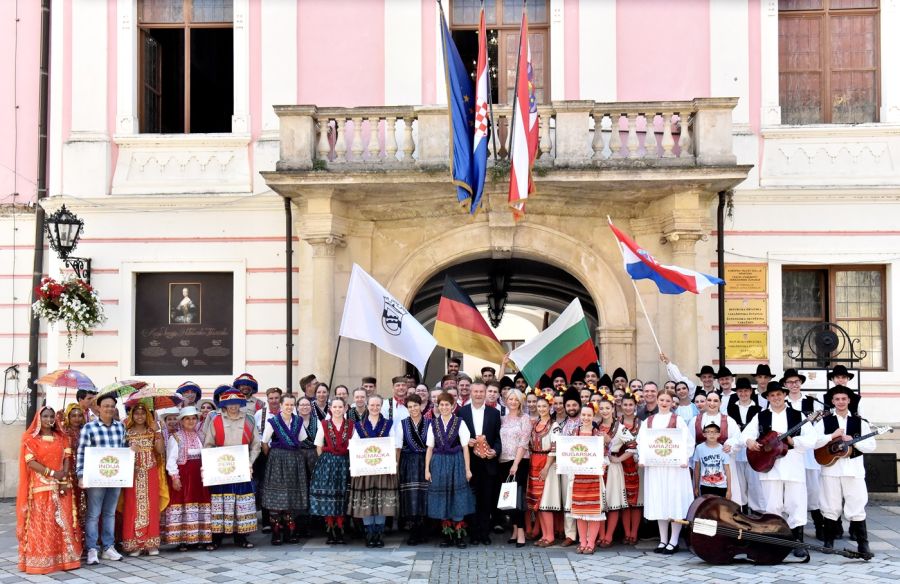 Župan Anđelko Stričak priredio prijem za sudionike 3. međunarodnog folklornog festivala COFA