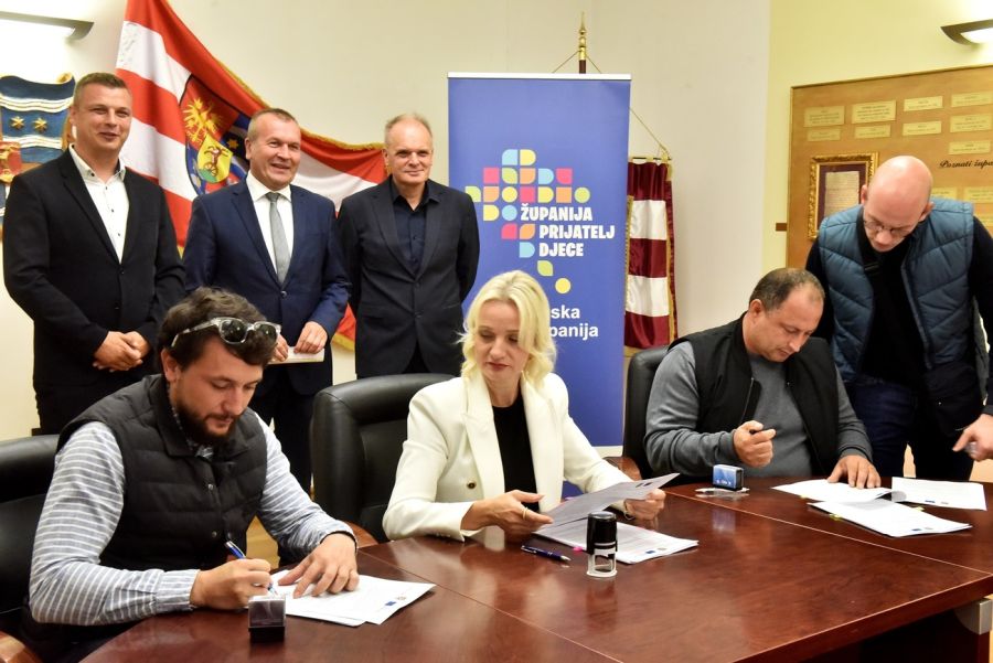 Potpisani ugovori za dogradnju područnih škola te energetsku obnovu osnovnih škola