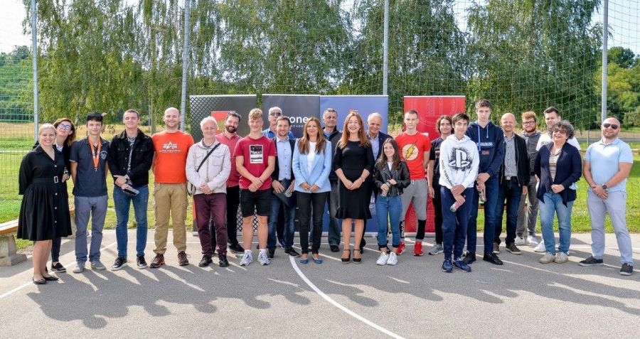 Počela Drone Pilot Academy – stari i mladi u Varaždinskoj županiji uče kako sigurno upravljati dronovima