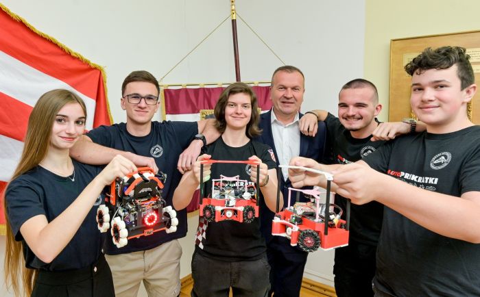 Zlatni robotičari iz Varaždinske županije briljirali u SAD-u: Župan Stričak im priredio  prijem