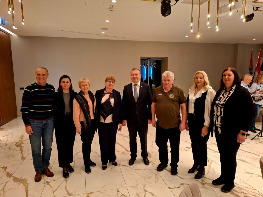 Udruga roditelja i udovica poginulih branitelja Domovinskog rata Varaždinske županije održala svoju 30. redovitu godi&scaron;nju izbornu skup&scaron;tinu, Ljubica Florijan Cerovečki ponovno izabrana za predsjednicu udruge