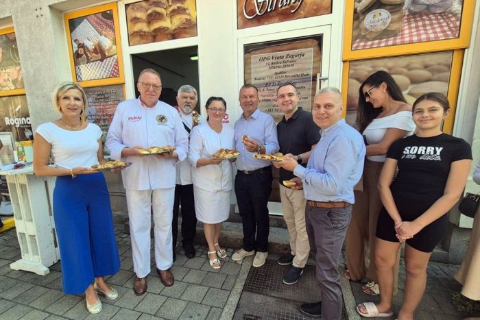 Župan otvorio „Štrukljec“ OPG-a Vrata Zagorja na Varaždinskom placu