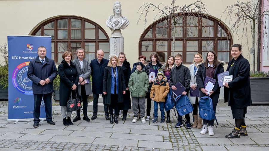 Župan nagradio učenike i mentore, pobjednike 2. smotre dječjega kajkavskoga stvarala&scaron;tva