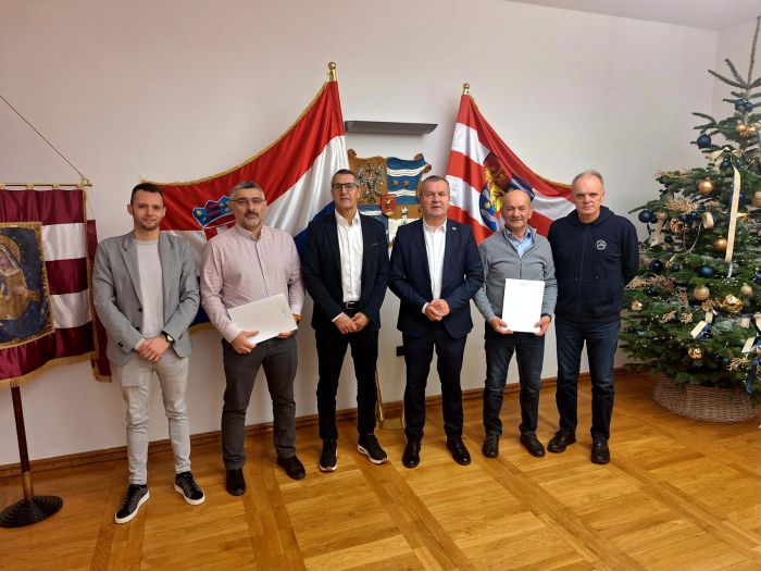 Centrima izvrsnosti iz odbojke i atletike nova financijska sredstva; župan Stričak pohvalio sporta&scaron;e i njihove rezultate