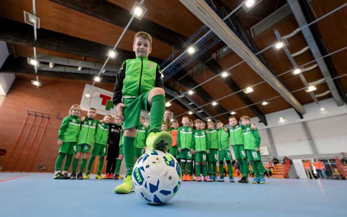 Otvorena obnovljena dvorana O&Scaron; Novi Marof &ndash; 500-tinjak malih sporta&scaron;a zaigralo nogomet