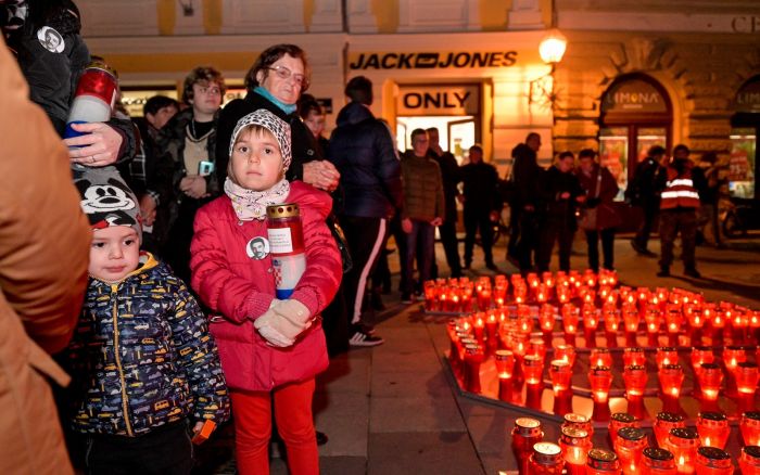 U Varaždinu lampionima ispisano ime herojskog grada Vukovara i odana počast svim žrtvama