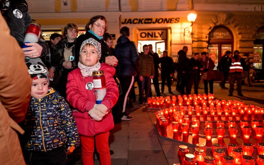 U Varaždinu lampionima ispisano ime herojskog grada Vukovara i odana počast svim žrtvama