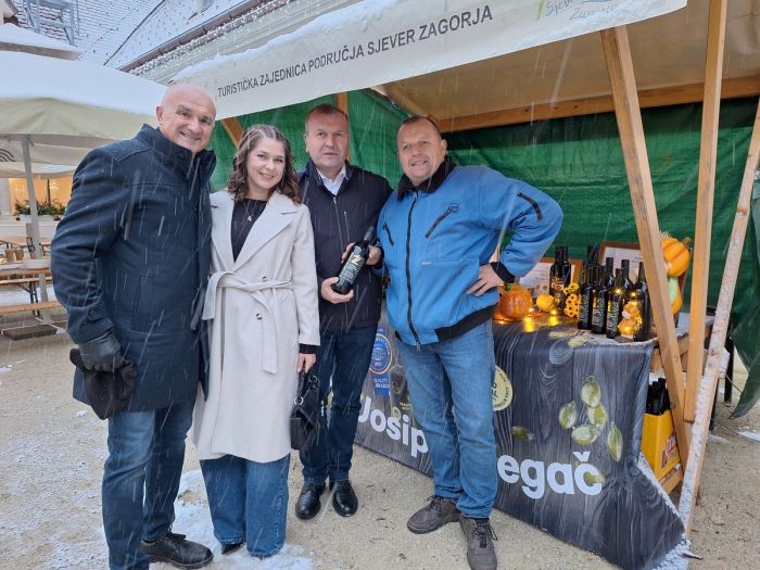 U obnovljenom dvorcu Opeka otvoren Agro-advent 2025.