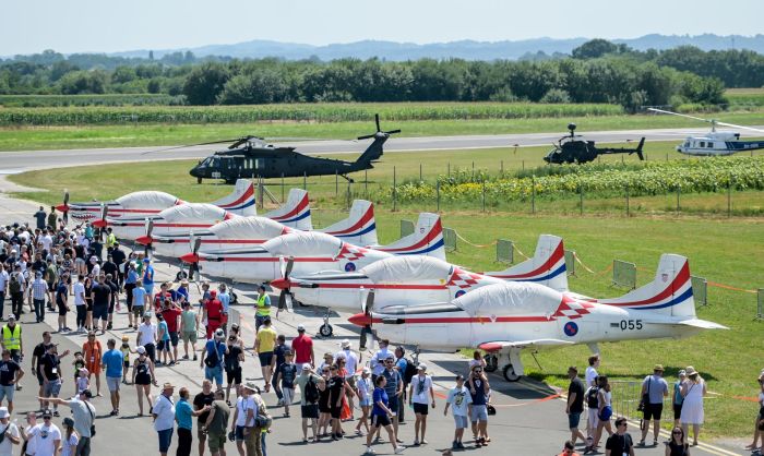 Preletima Rafalea, krila Oluje i nastupom Red Bull flote otvorena najveća zrakoplovna priredba u ovom dijelu Europe