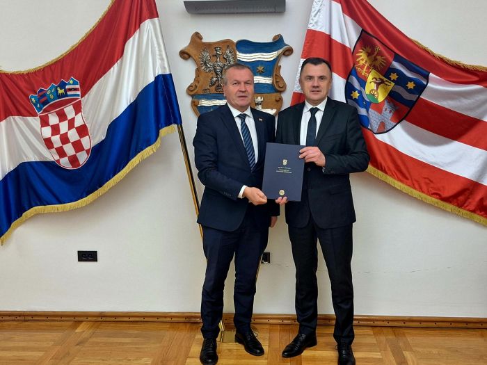 Potpisan ugovor o sufinanciranju izgradnje spomen-obilježja poginulim braniteljima Varaždinske županije na Trokutu u Novskoj