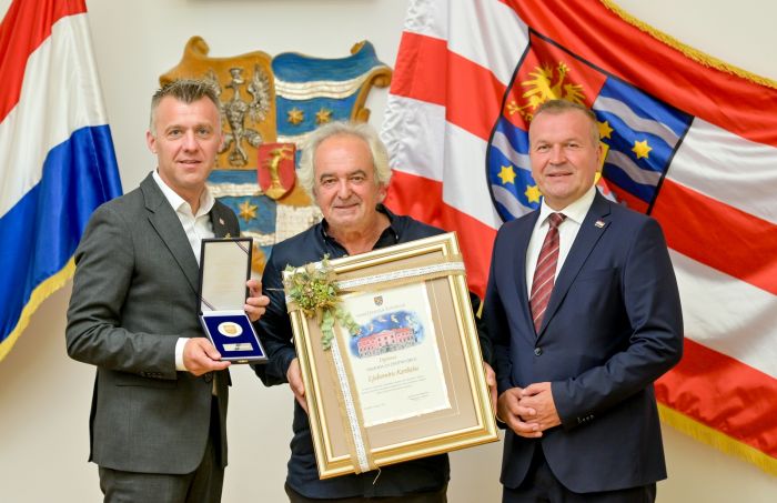 Povodom dobivanja Nagrade za životno djelo, župan Stričak i predsjednik Županijske skupštine Lukačić priredili prijem za Ljubomira Kerekeša