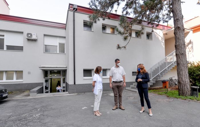 Sutra cijepljenje Modernom i Pfizerom u cijepnoj ambulanti u zgradi Kirurgije varaždinske bolnice