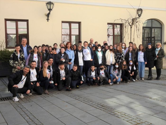 U okviru Erasmus + projekta učenici i njihovi profesori iz pet zemalja posjetili Županijsku palaču