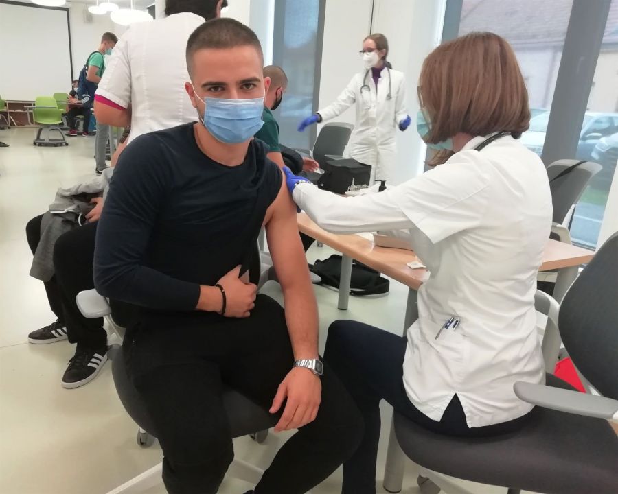 Koronavirus: u Varaždinskoj županiji 49 novih slučajeva, nakon cijepljenja studenti zaigrali &scaron;ah