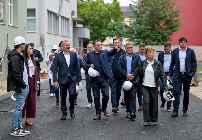 Vijećnici obišli gradilište Centralnog operacijskog bloka Opće bolnice Varaždin i nove zgrade Zavoda za javno zdravstvo