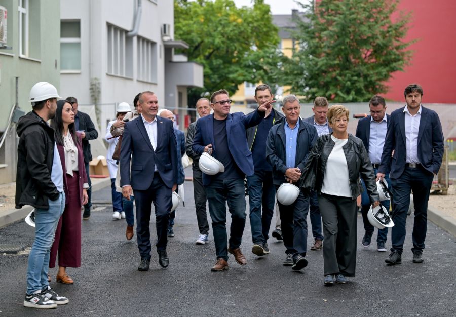 Vijećnici obišli gradilište Centralnog operacijskog bloka Opće bolnice Varaždin i nove zgrade Zavoda za javno zdravstvo