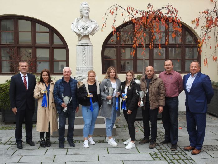 Župan priredio prijem za ludbre&scaron;ke hrvačice te im čestitao na odličnim rezultatima koje postižu