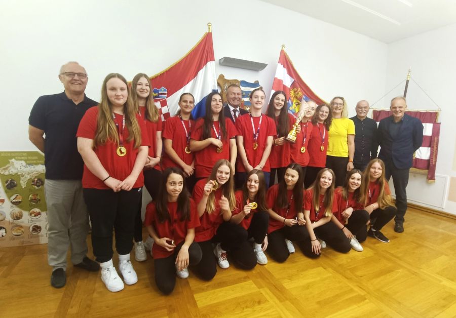 Prijem za državne prvakinje, rukometa&scaron;ice ŽRK Koka: Izvrsne na terenu i van njega, pristojne, složne i uvijek spremne pomoći! &nbsp;