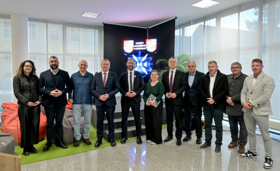 Ministar Damir Habijan u Varaždinskoj županiji; u pratnji župana Stričaka obi&scaron;ao radove na staroj &scaron;koli u Svetom Iliji i Laboratorij za umjetnu inteligenciju Prve gimnazije Varaždin