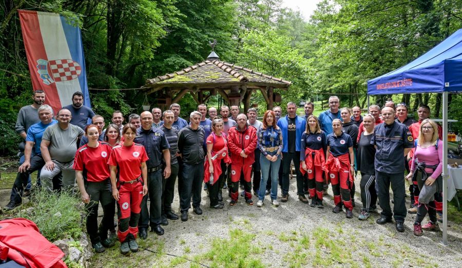 U Lužecu održana vježba operativnih snaga civilne za&scaron;tite Varaždinske županije - članovi stožera upoznati s načinom rada i mogućnostima komunikacijskih sustava