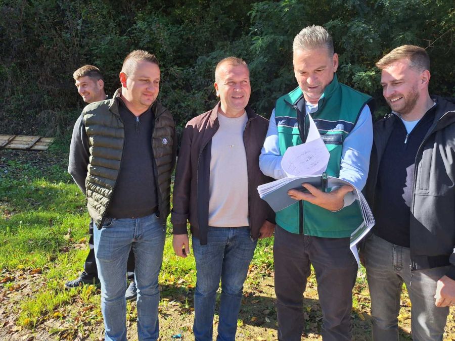 Zahvaljujući inicijativi Mjesnog odbora Stažnjevec i radovima Hrvatskih voda  rje&scaron;ava se  problem izlijevanja vodotoka &bdquo;Vinski potok&ldquo;