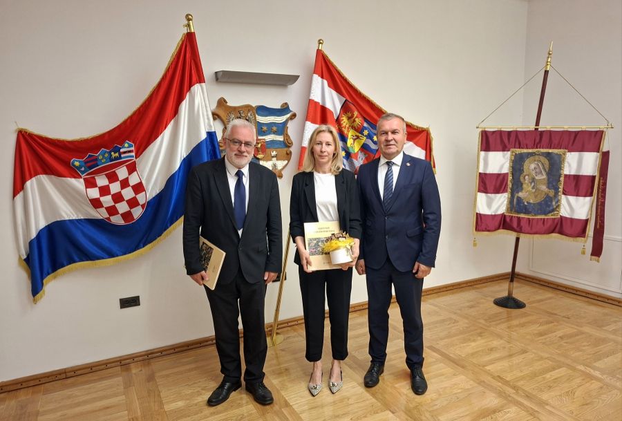 Župan Anđelko Stričak priredio prijem za novoizabranu dekanicu Fakulteta organizacije i informatike prof.dr. sc. Renatu Mekovec i  dekana  Akademije za umjetnost i kulturu u Osijeku prof.art. Davora Bobića