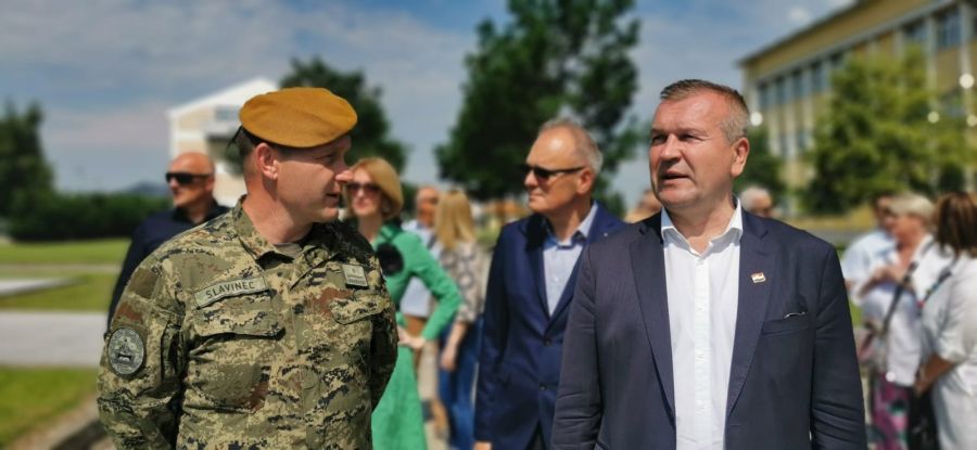 Dan otvorenih vrata u vojarni 7. gardijske brigade &bdquo;PUMA&ldquo; privukao veliki broj građana