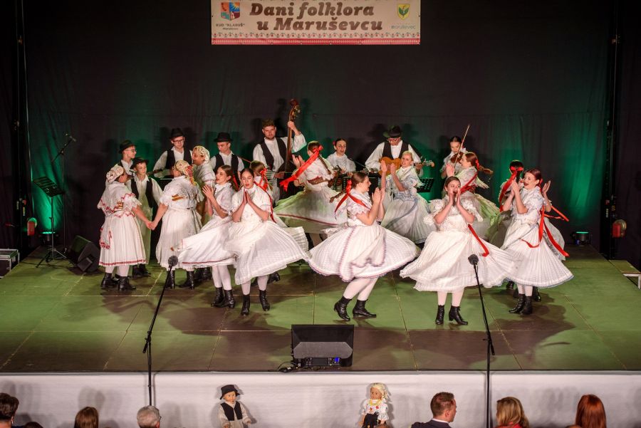 Veselo i raspjevano na 22. Danima folklora u Maru&scaron;evcu