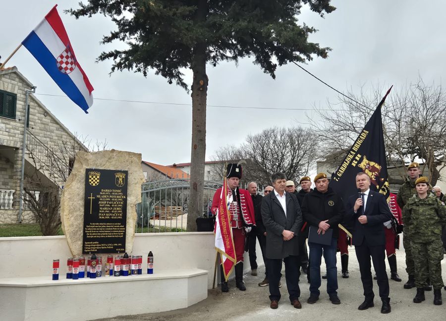 U Suhovarima otkriveno spomen-obilježje: uklesana imena petorice pripadnika &bdquo;Puma&ldquo; čiji su snovi zaustavljeni prije 33 godine