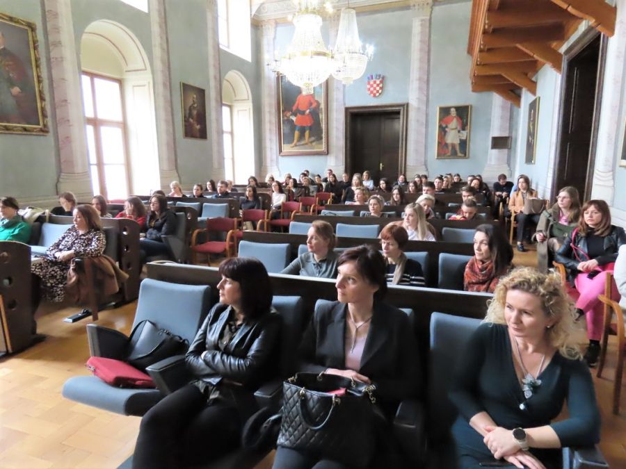 Održan Stručni skup na temu učinkovitog snižavanja tjelesne temperature kod djece: Povišena temperatura nije najvažniji znak koji treba gledati kod djeteta, potrebno je pratiti njegovo opće stanje!